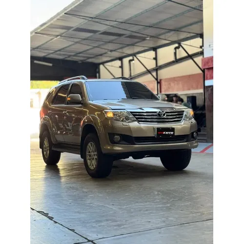 Toyota Fortuner 2012 Beige Caracas