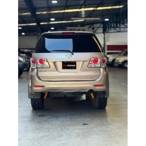 Toyota Fortuner 2012 Beige Caracas