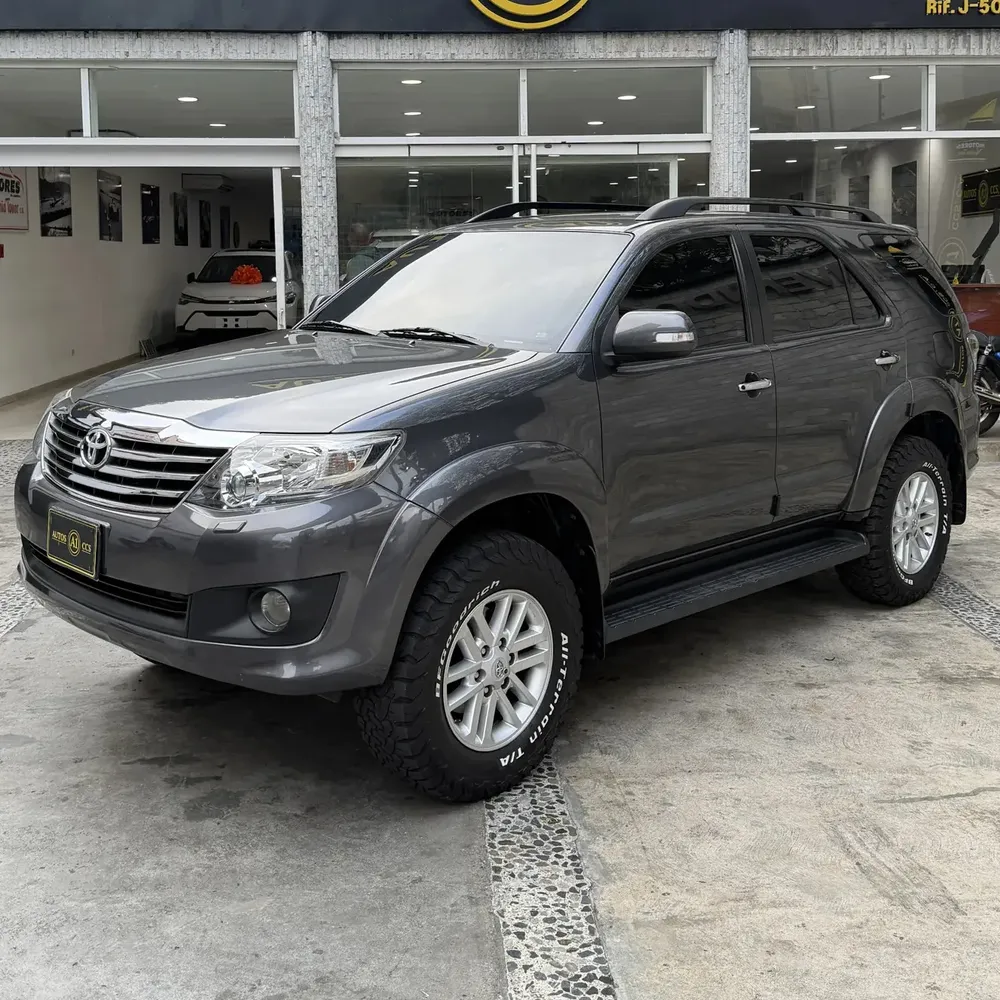 Toyota Fortuner 2013 Beige Caracas