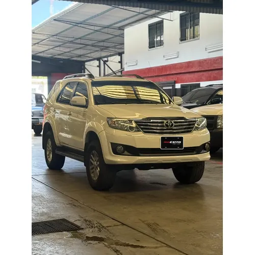 Toyota Fortuner 2013 Blanco Caracas