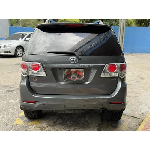 Toyota Fortuner 2013 Negro Caracas
