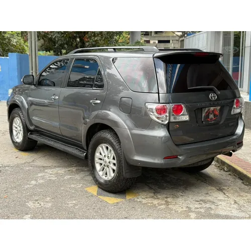 Toyota Fortuner 2013 Negro Caracas