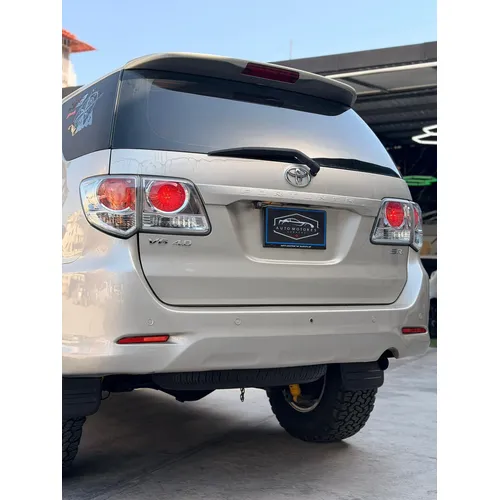 Toyota Fortuner SR 2013 Plateado Caracas