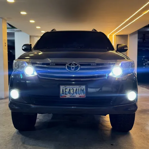 Toyota Fortuner 2013 Gris Caracas