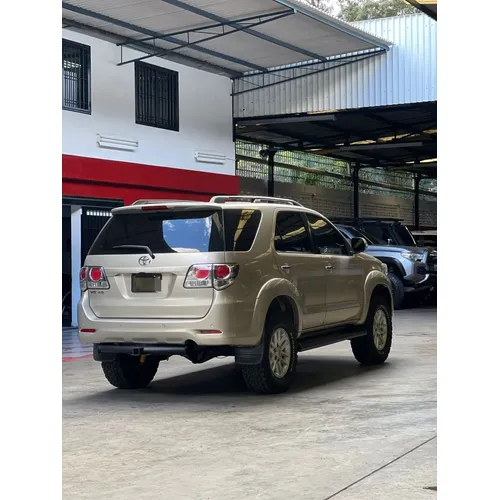 Toyota Fortuner 2014 Beige Caracas