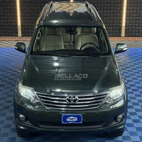 Toyota Fortuner 2014 Verde Caracas