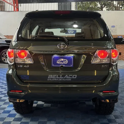 Toyota Fortuner 2014 Verde Caracas