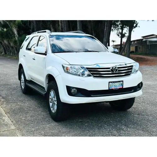 Toyota Fortuner 2015 Blanco Caracas