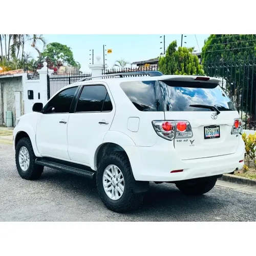 Toyota Fortuner 2015 Blanco Caracas