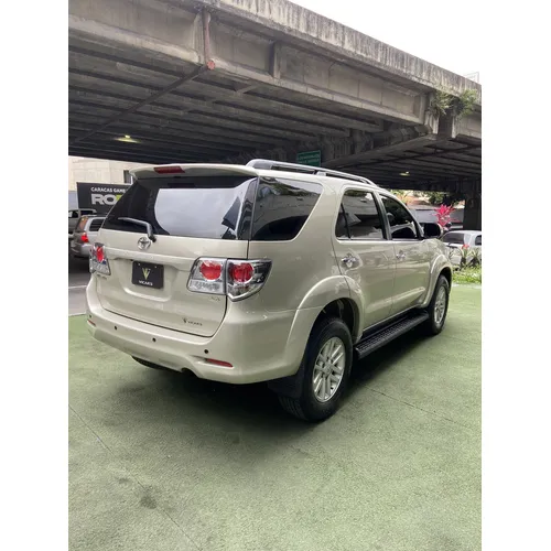 Toyota Fortuner 2015 Dorado Caracas