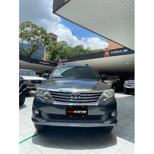Toyota Fortuner 2015 Gris Caracas