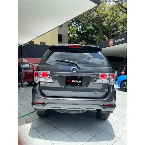 Toyota Fortuner 2015 Gris Caracas