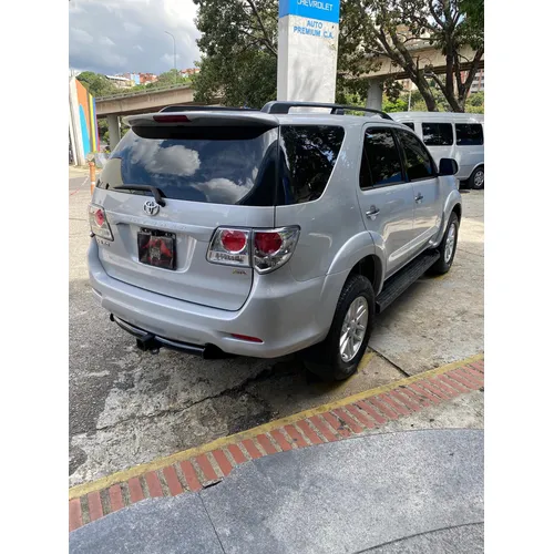 Toyota Fortuner SR 2017 Plateado Caracas