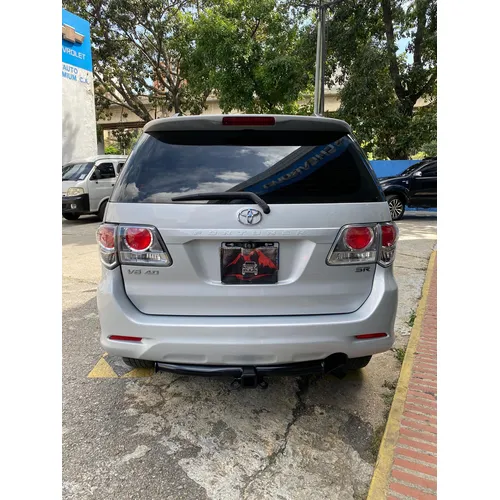 Toyota Fortuner 2017 Plateado Caracas