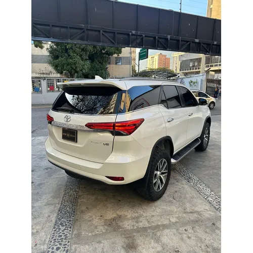 Toyota Fortuner 2017 Blanco Caracas