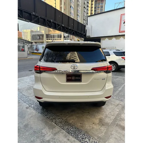 Toyota Fortuner 2017 Blanco Caracas