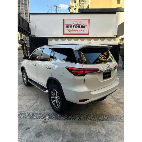 Toyota Fortuner 2017 Blanco Caracas