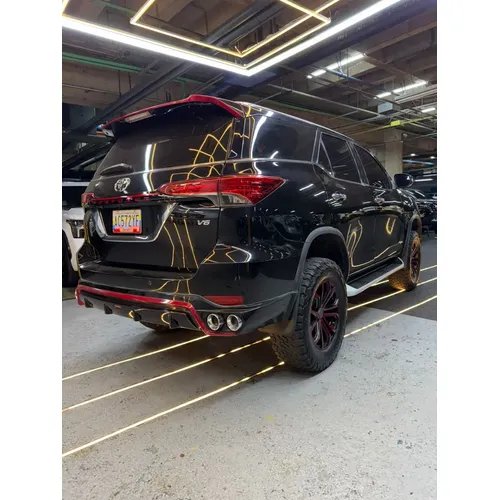 Toyota Fortuner Dubai 2018 Negro Caracas