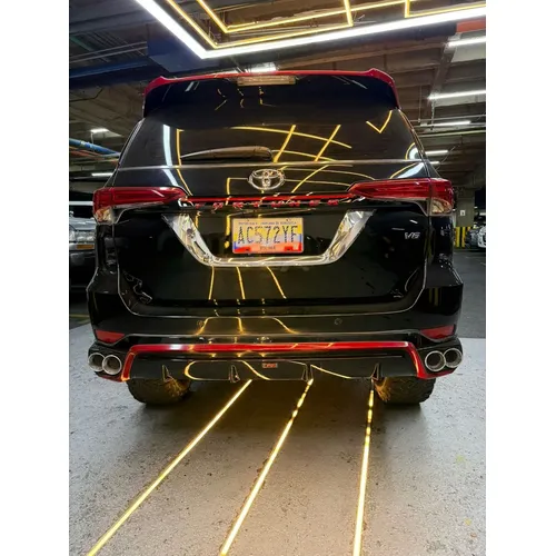 Toyota Fortuner Dubai 2018 Negro Caracas