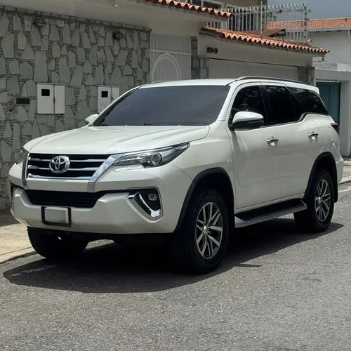 Toyota Fortuner Dubai VX.R 2018 Blanco Caracas