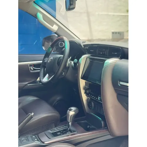Toyota Fortuner Dubai 2018 Blanco Caracas