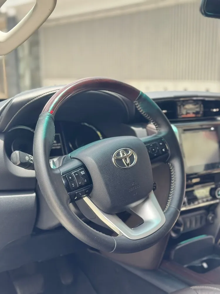 Toyota Fortuner Dubai VX.R 2018 Blanco Caracas