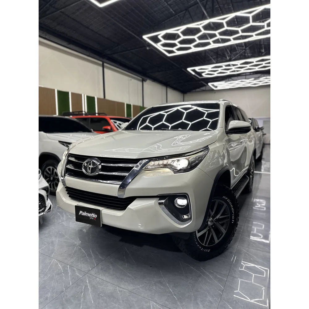 Toyota Fortuner Dubai VX.R 2018 Blanco Caracas