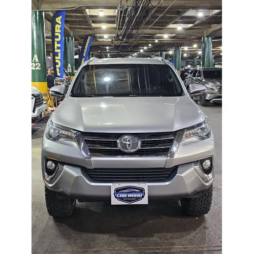 Toyota Fortuner 2019 Plateado Caracas