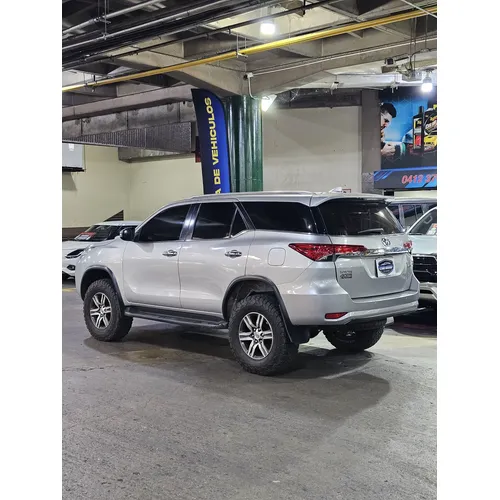Toyota Fortuner 2019 Plateado Caracas