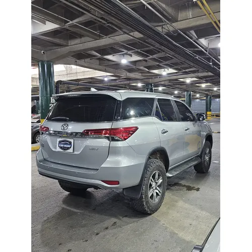 Toyota Fortuner 2019 Plateado Caracas