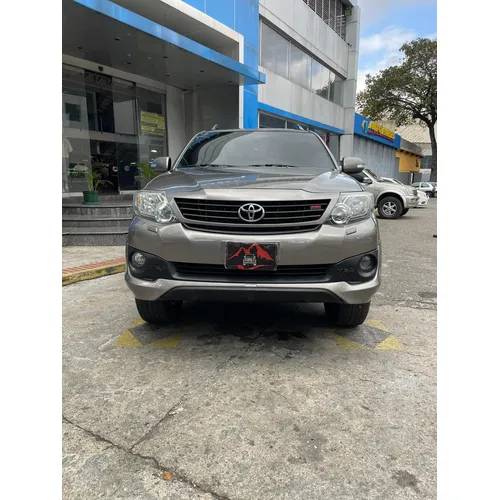 Toyota Fortuner 2019 Gris Caracas