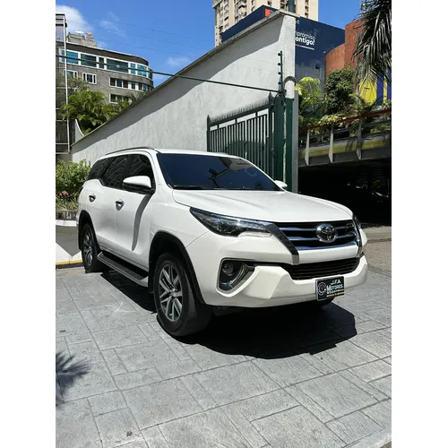 Toyota Fortuner 2020 Blanco Caracas