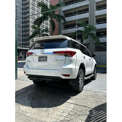Toyota Fortuner 2020 Blanco Caracas