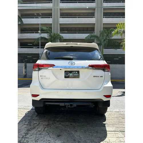 Toyota Fortuner 2020 Blanco Caracas