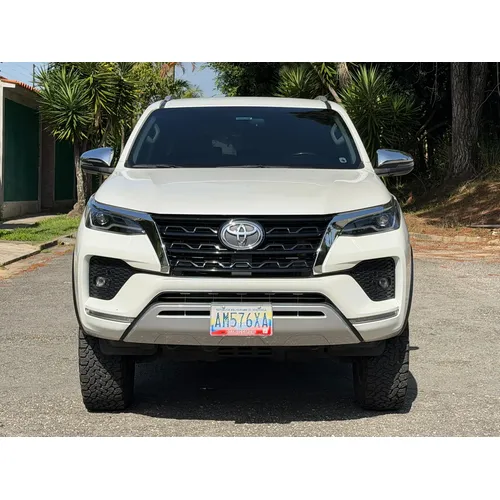 Toyota Fortuner 2021 Blanco Caracas