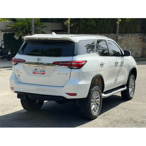 Toyota Fortuner 2021 Blanco Caracas