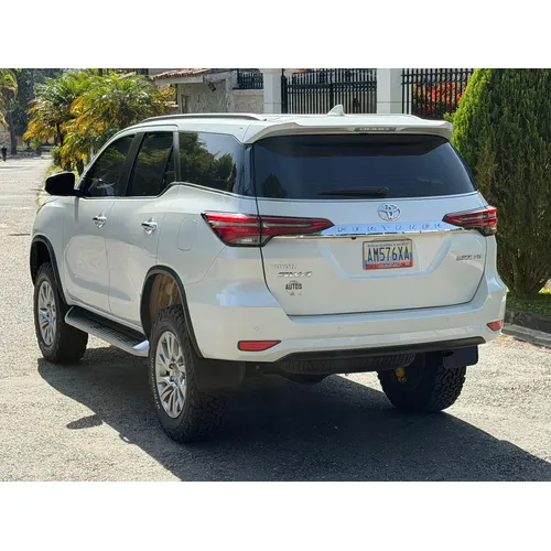 Toyota Fortuner 2021 Blanco Caracas