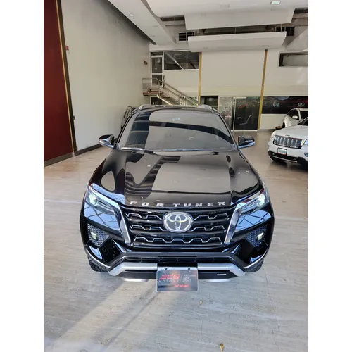Toyota Fortuner Dubai 2022 Negro Valencia