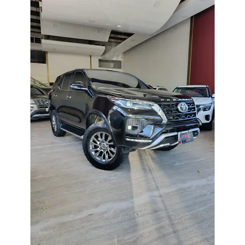 Toyota Fortuner Dubai 2022 Negro Valencia
