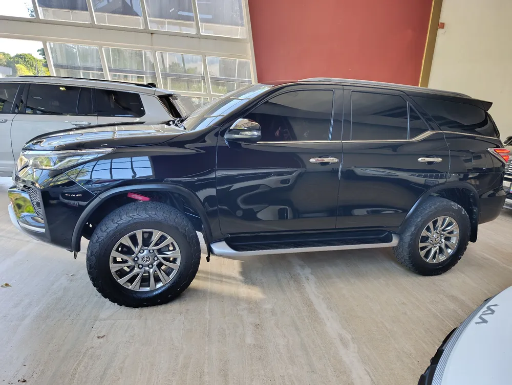 Toyota Fortuner Dubai 2022 Negro Valencia