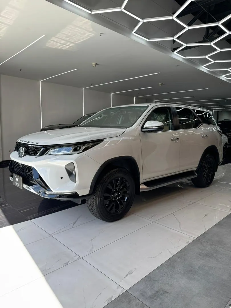 Toyota Fortuner 2024 Blanco Caracas