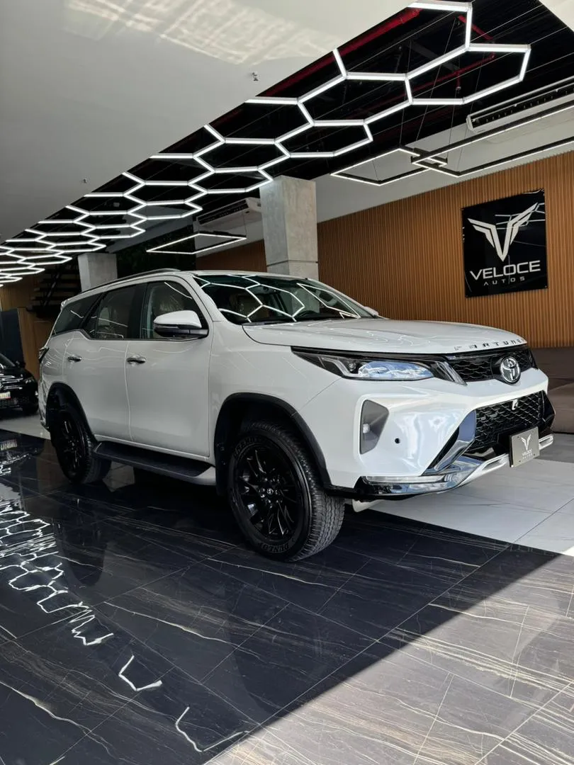 Toyota Fortuner 2024 Blanco Caracas