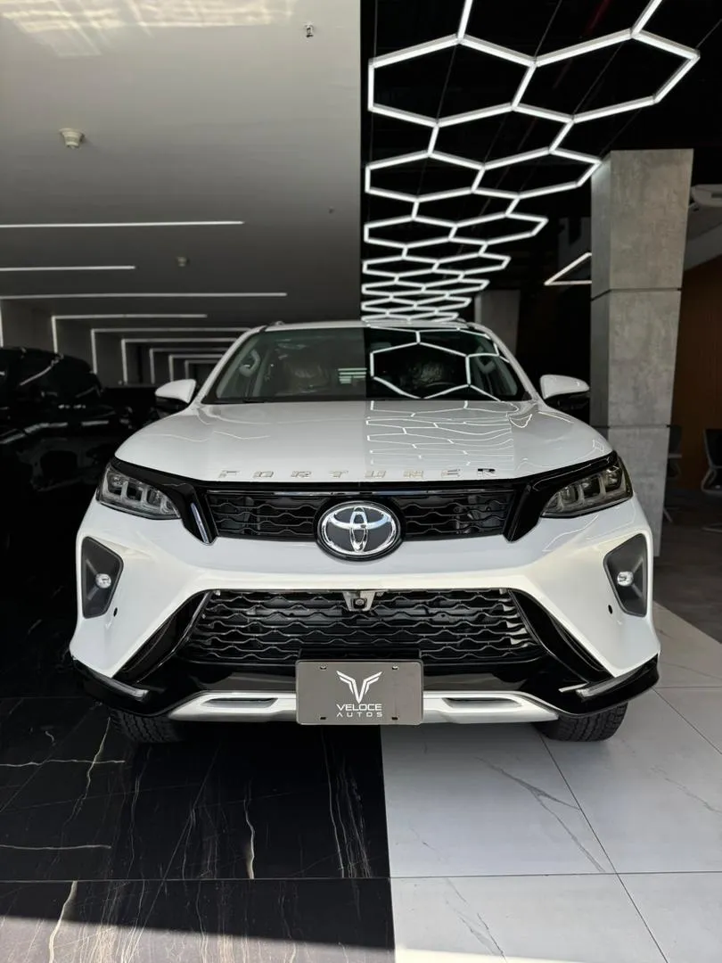Toyota Fortuner 2024 Blanco Caracas