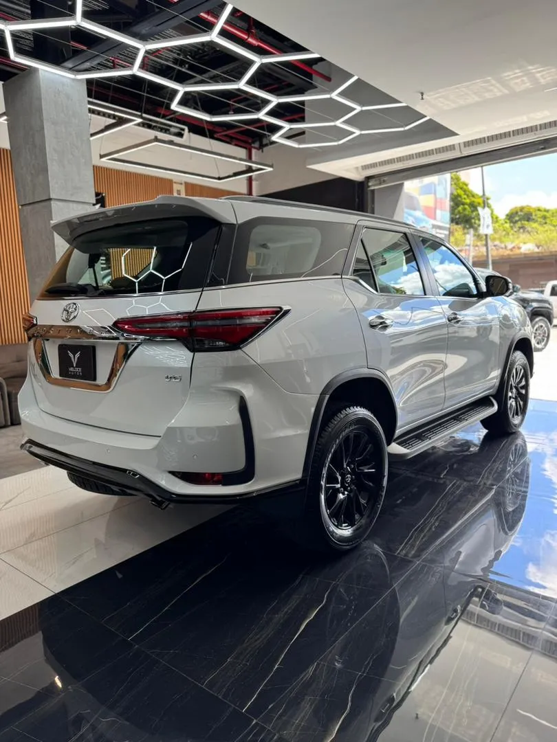 Toyota Fortuner 2024 Blanco Caracas
