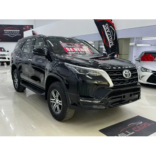 Toyota Fortuner Dubai 2025 Negro Caracas