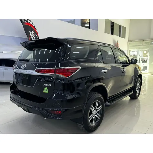 Toyota Fortuner Dubai 2025 Negro Caracas