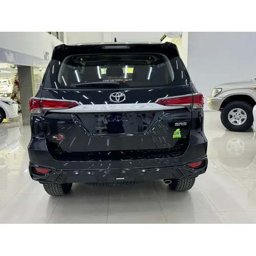 Toyota Fortuner Dubai 2025 Negro Caracas