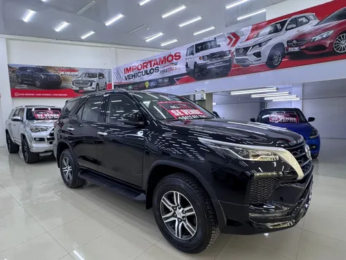 Toyota Fortuner Dubai 2025 Negro Caracas