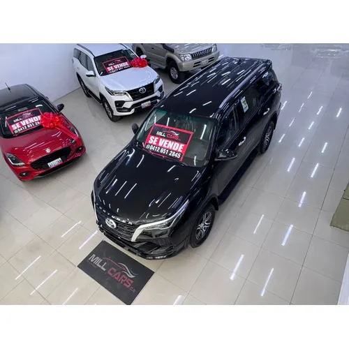 Toyota Fortuner Dubai 2025 Negro Caracas