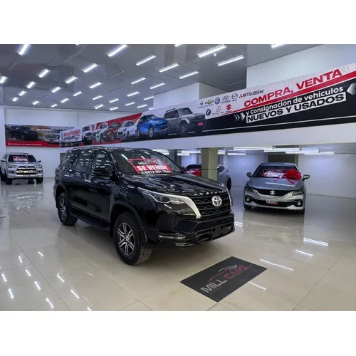 Toyota Fortuner Dubai 2025 Negro Caracas